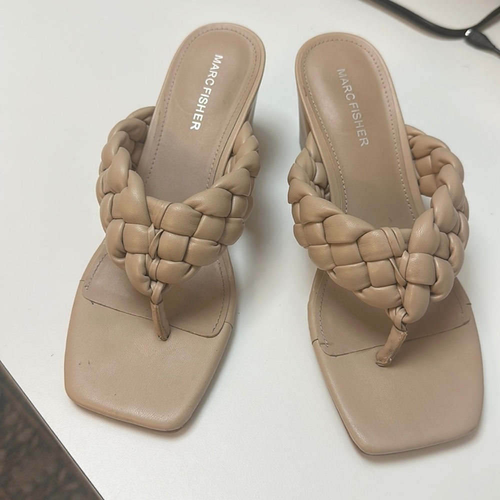 Like new Marc Fisher braided sandals